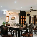 Tuwuh Hotel At Kayutangan