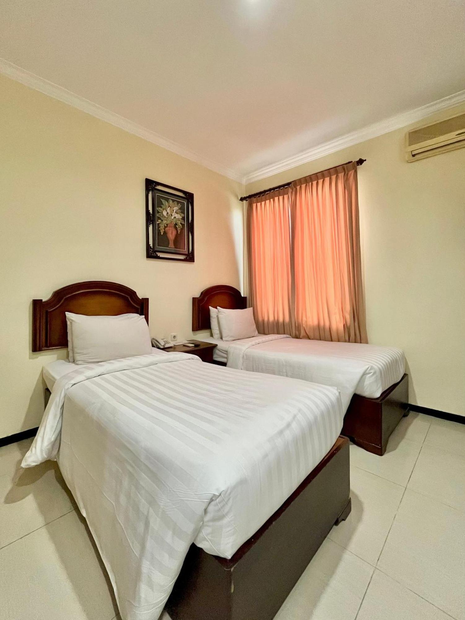Hotel Tuwuh At Kayutangan 3*