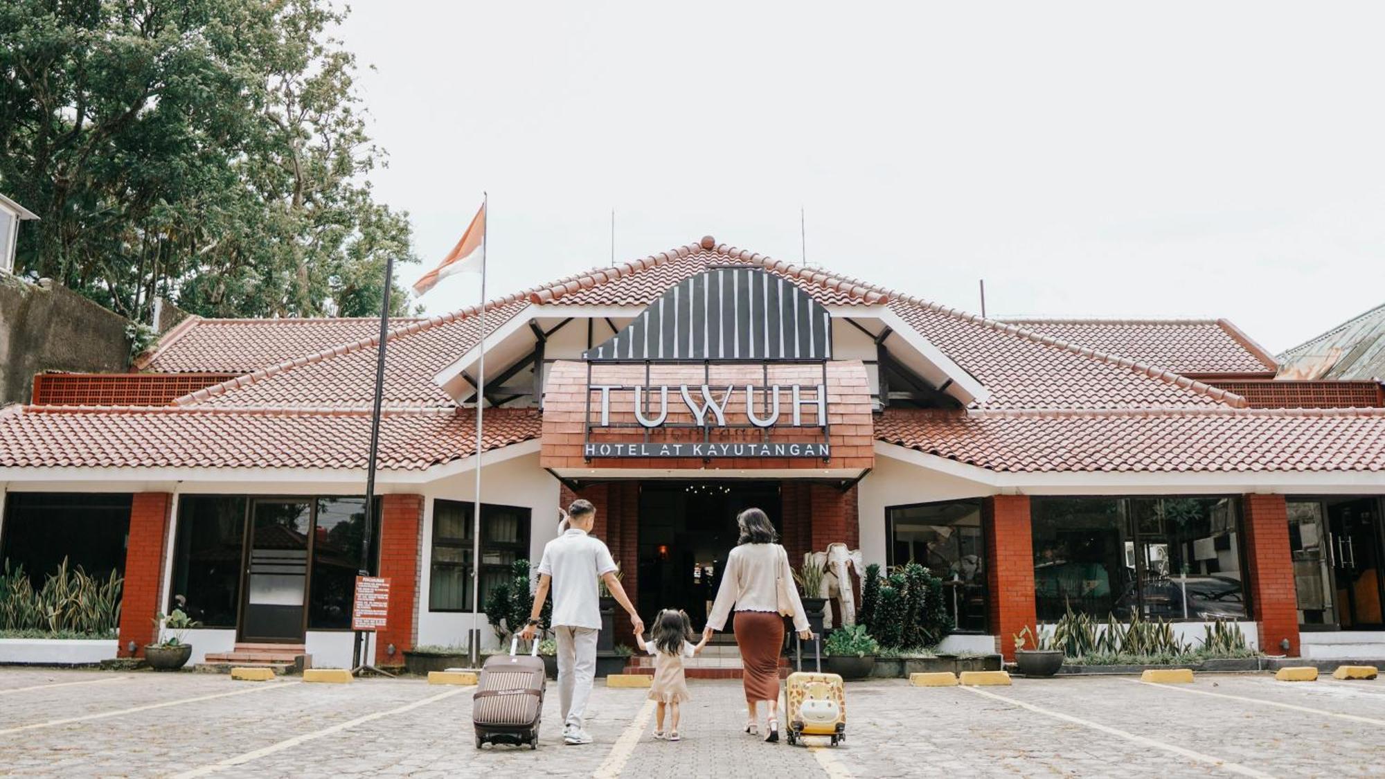 Tuwuh At Kayutangan 3*