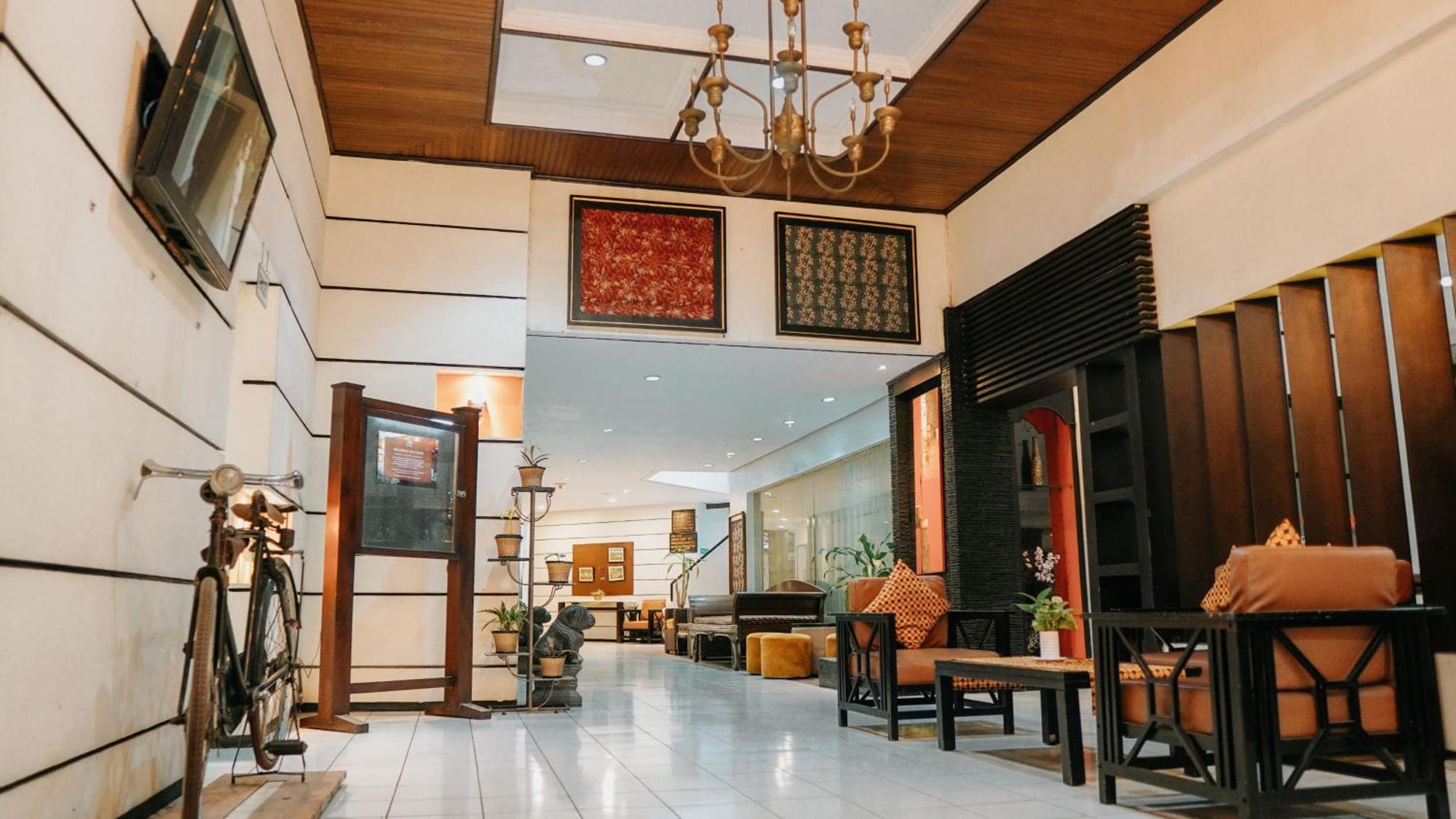 Tuwuh At Kayutangan Hotel